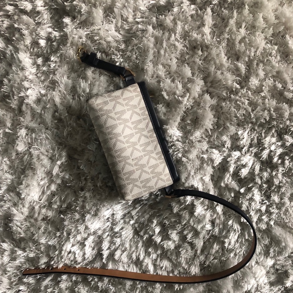 Micheal kors fanny pack